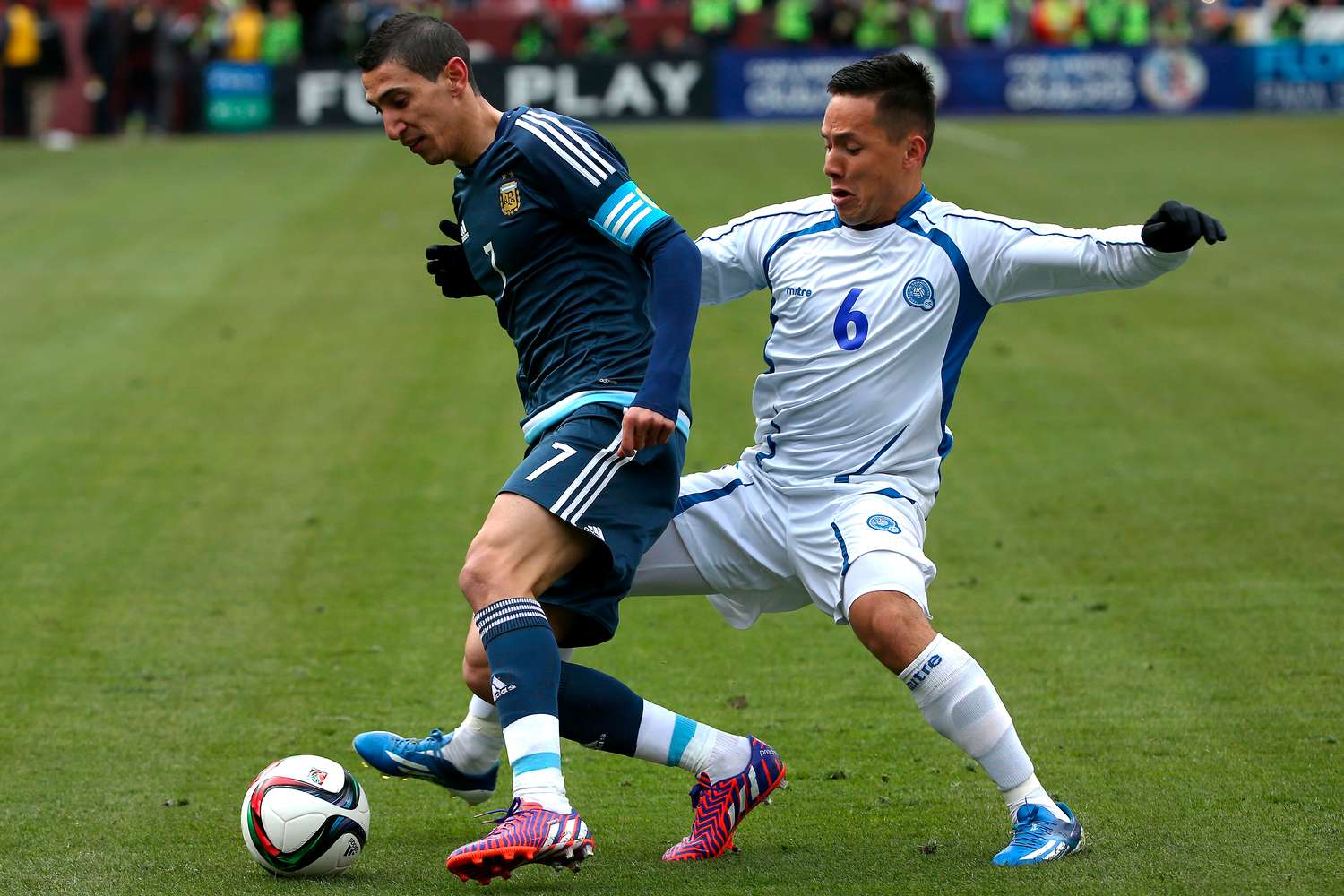La Selección jugó mal pero se impuso a El Salvador por Banega y Mancuello