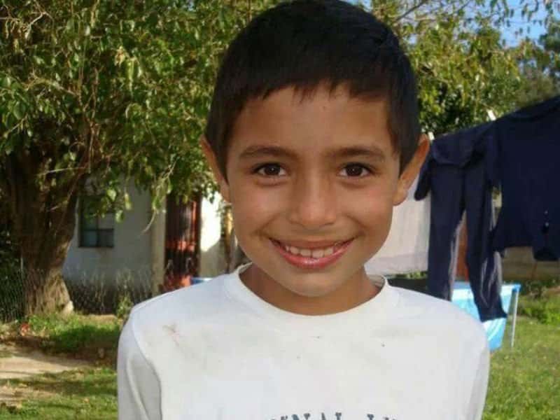 Murió el niño de 8 años que había sufrido una descarga eléctrica de un árbol de Navidad