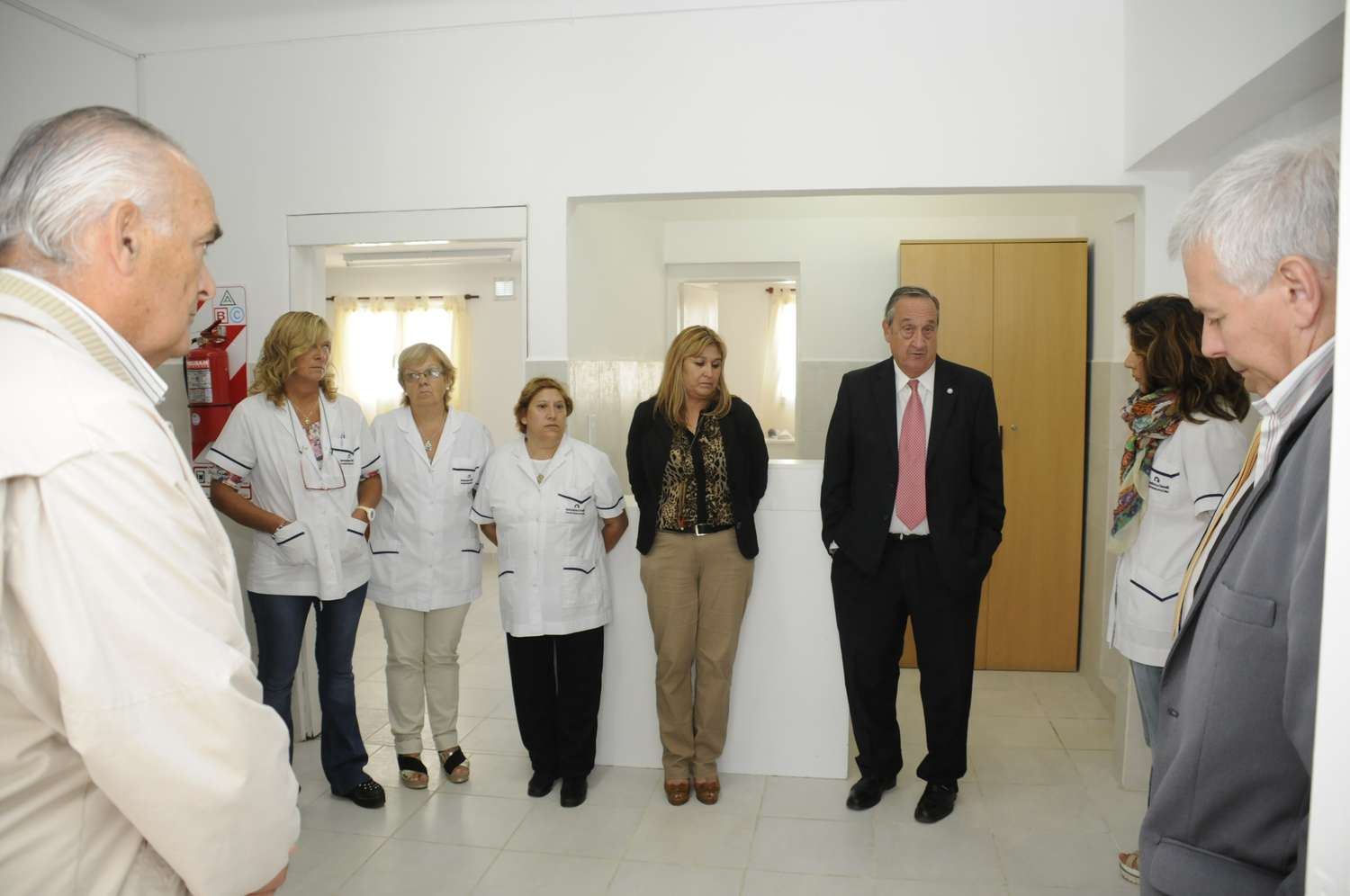 El intendente Miguel Lunghi encabezó la recorrida por las obras de remodelación y mejoras, que están a punto de finalizarse, en el Centro de Salud de Villa Aguirre.