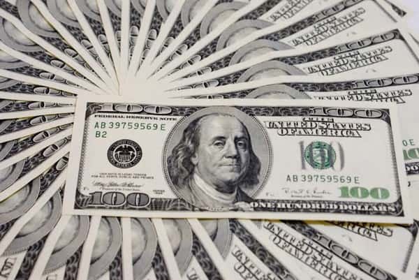 El dólar blue marcó un nuevo récord en el año y se vendió a $15,55