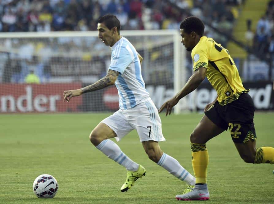 Argentina ratificó su favoritismo sobre Jamaica y se quedó con el primer puesto