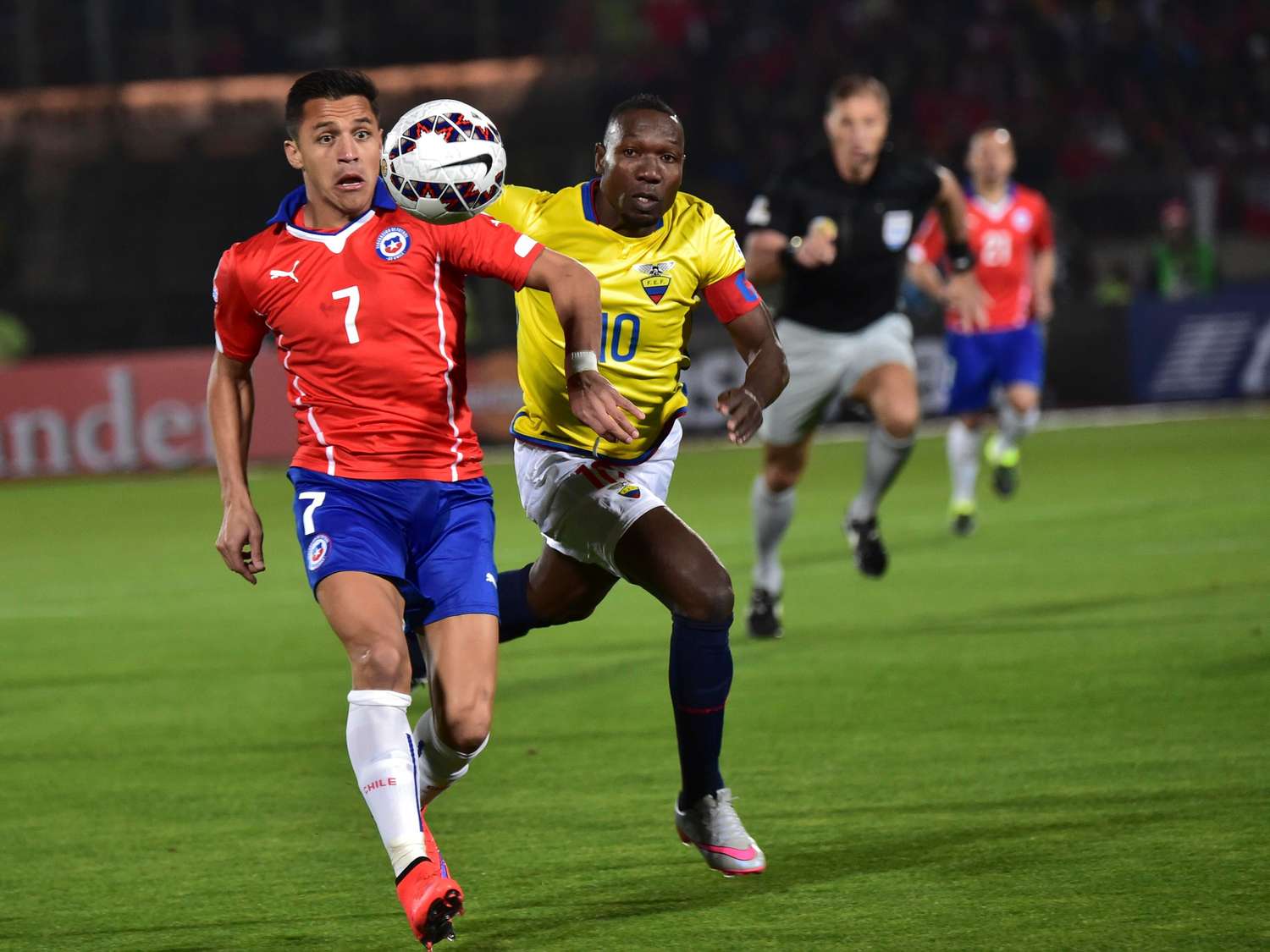 Chile logró una trabajosa  victoria frente a Ecuador