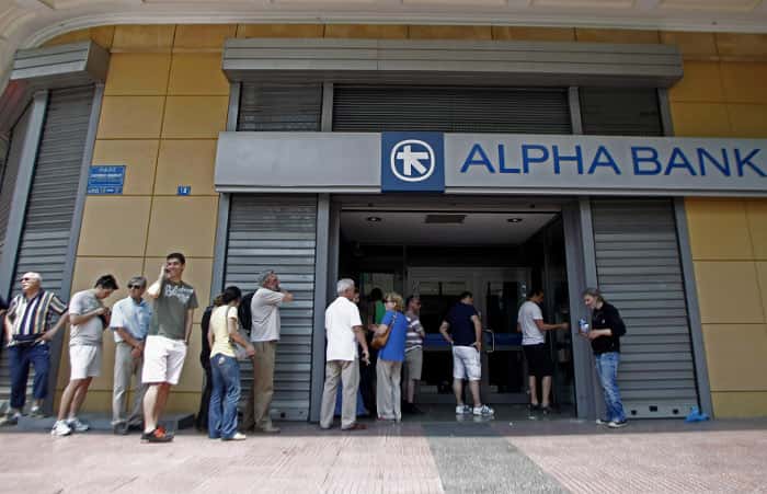 Grecia impuso un corralito y los bancos no abrirán mañana