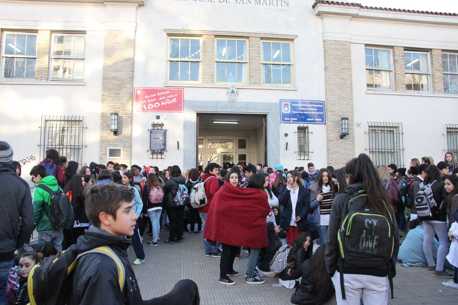Tras la movilización de alumnos se suspendieron las clases en la Escuela Normal