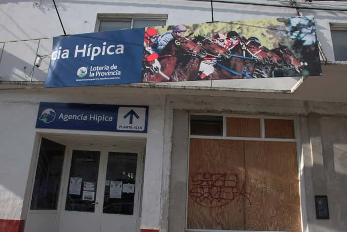 Asaltaron la agencia hípica de Rivadavia al 300