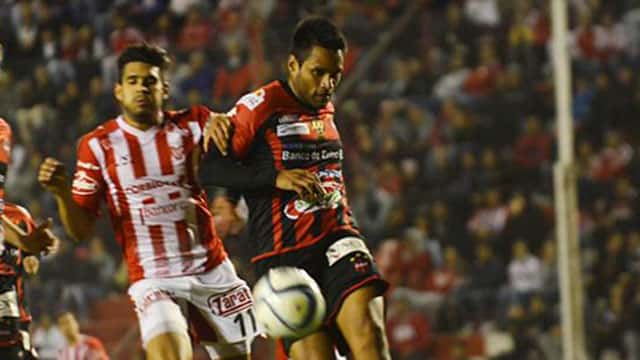 Patronato le ganó a Estudiantes en San Luis y sigue al frente de la B Nacional