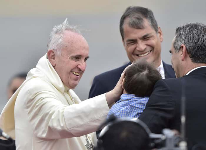 El papa Francisco llegó a Quito en su segundo viaje a Sudámerica