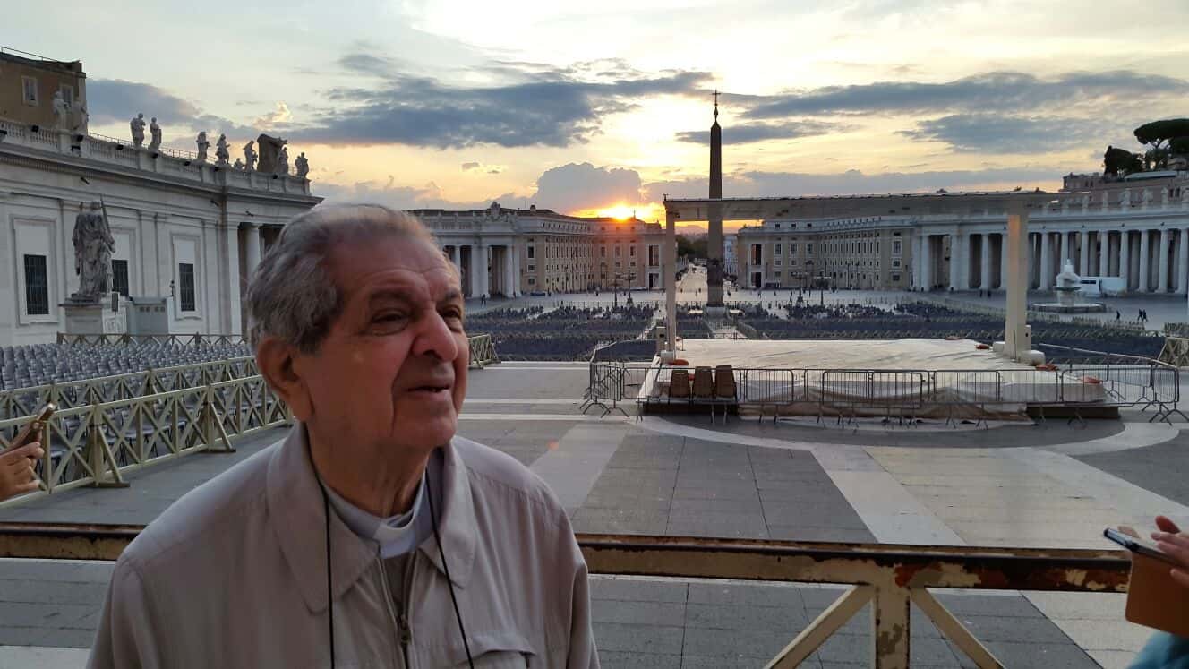 El padre Raúl Troncoso está en el Vaticano y mañana hablará con Francisco