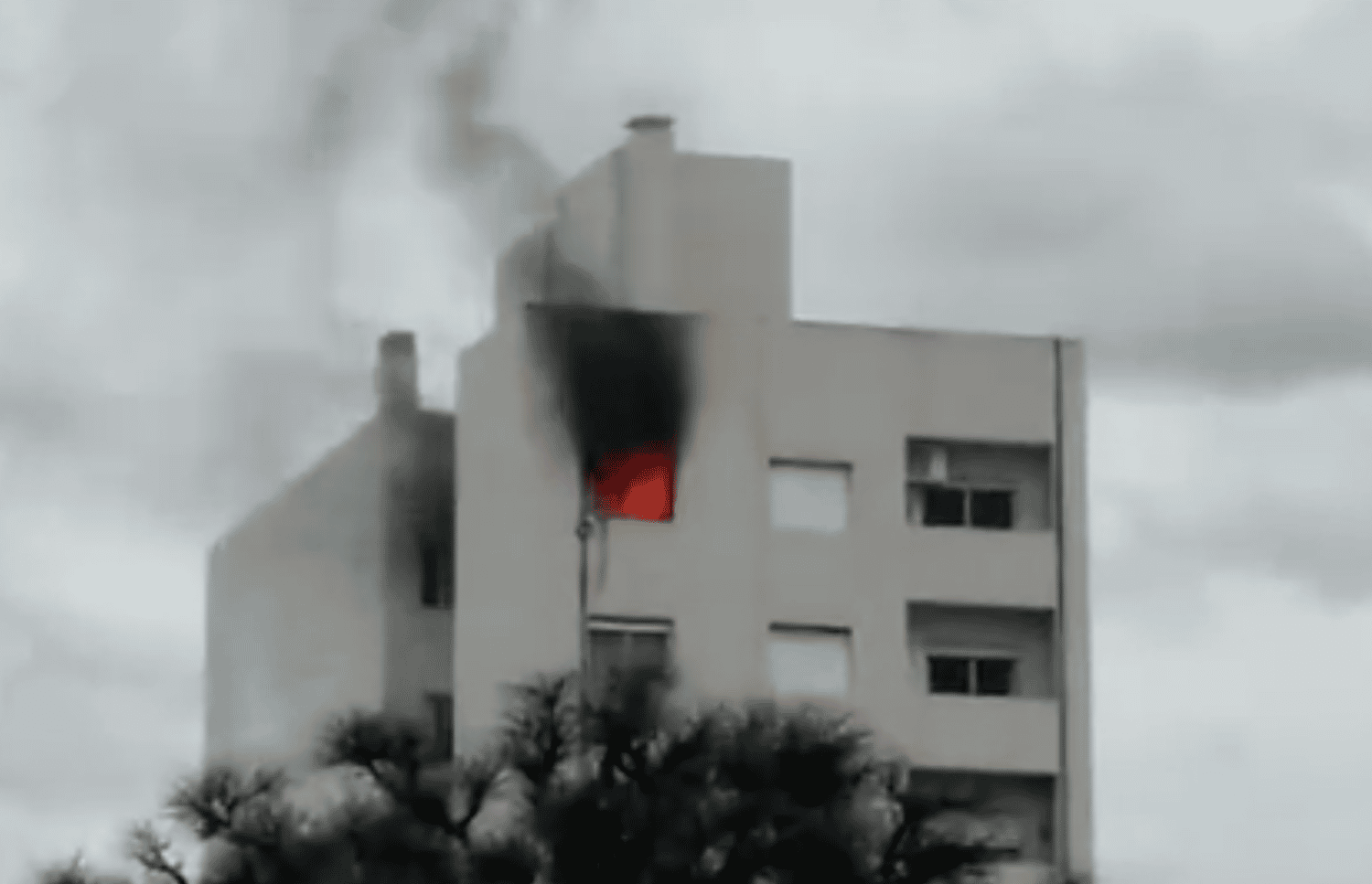 Incendio en departamento de San Martín al 500