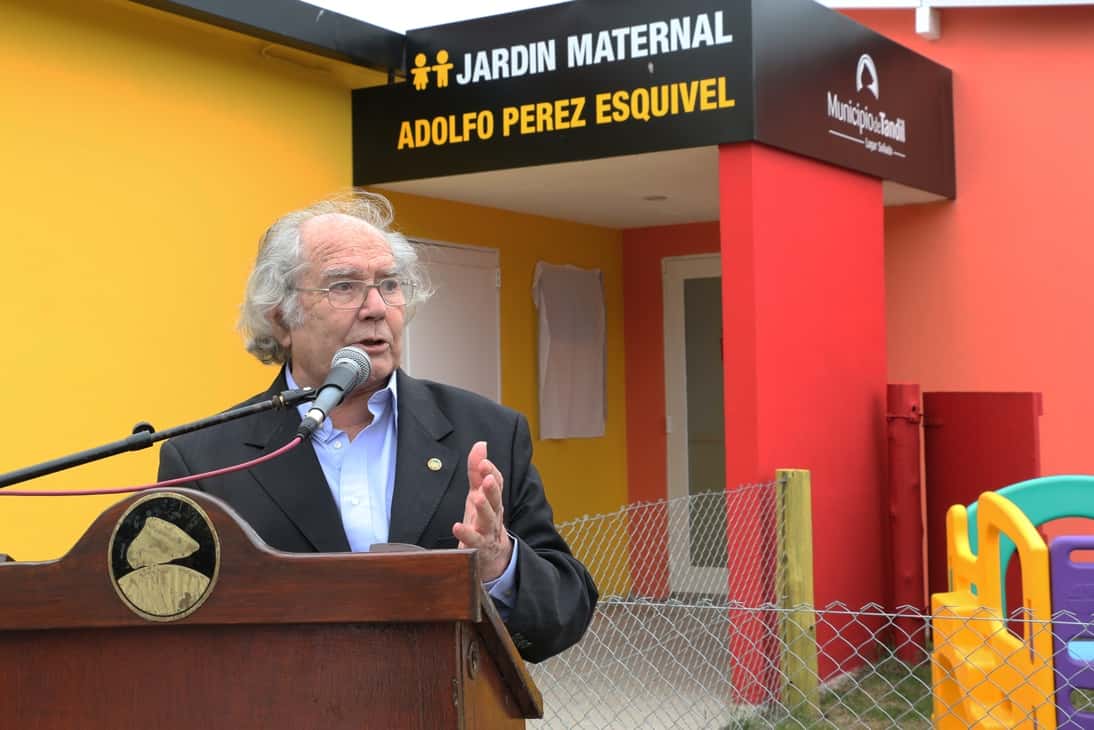 Pérez Esquivel visitó el jardín que lleva su nombre en la ciudad