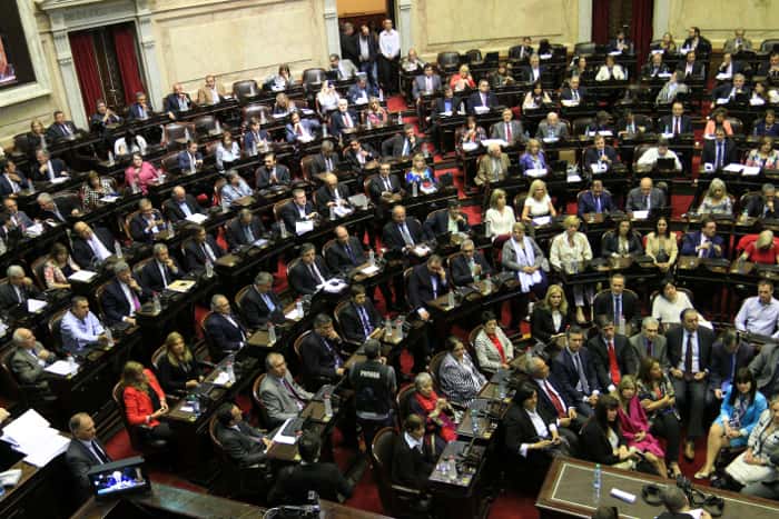 La Asamblea Legislativa ratificó el balotaje y proclamó a Scioli y a Macri