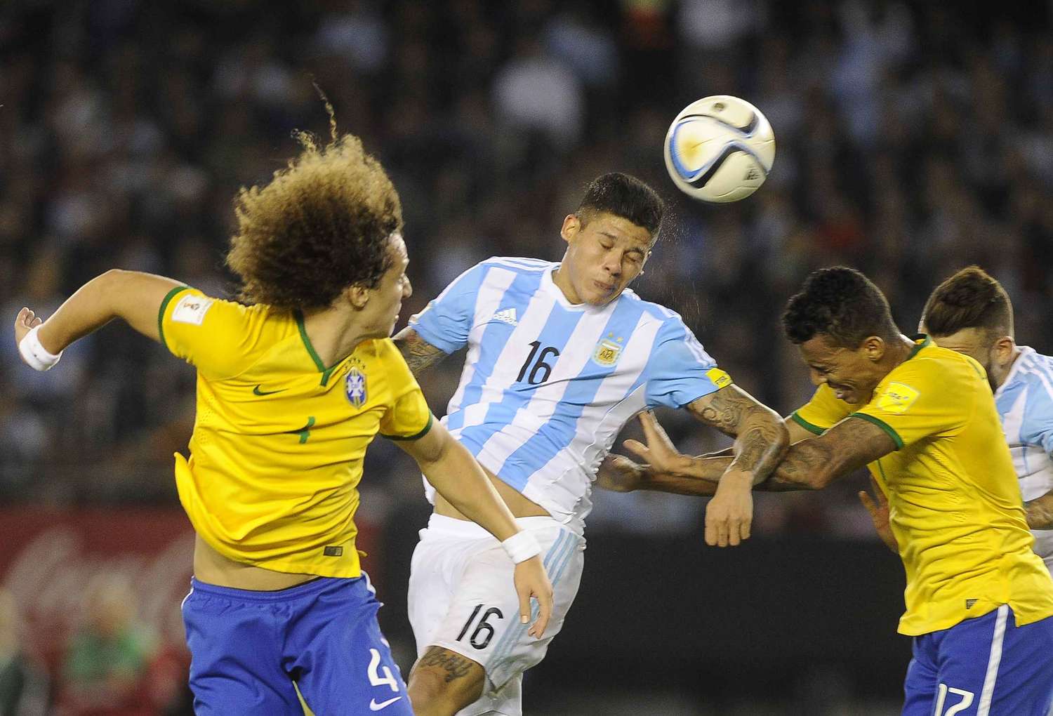 Argentina mereció más, pero sólo empató ante Brasil