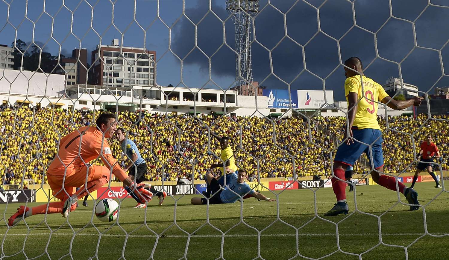 Ecuador bajó a Uruguay y lidera con puntaje ideal
