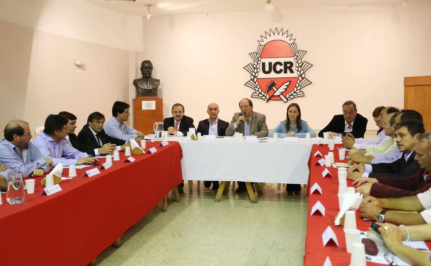 Lunghi participó de una  reunión con Vidal en la sede  del Comité de la UCR