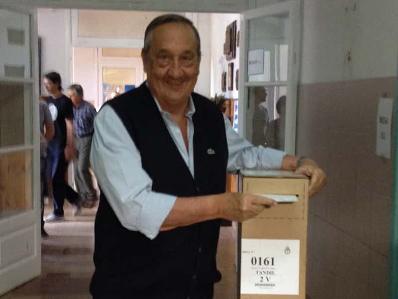 Votó el intendente Lunghi y destacó que “es un hecho importante para la democracia”