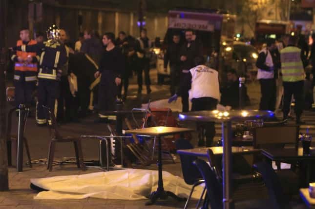 Unas 150 personas murieron en  una serie de atentados en París