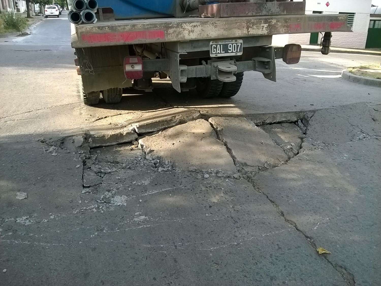 Se levantó el asfalto en Juncal y Lamadrid