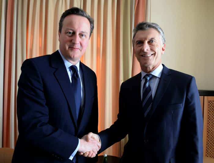 Macri le pidió a Cameron “dialogar sobre todos los temas, incluido Malvinas”
