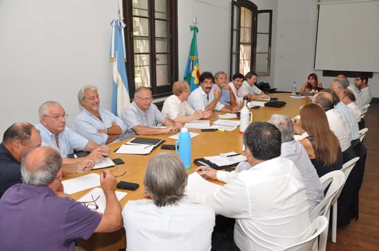 La Mesa Lechera Bonaerense fue declarada en “sesión permanente”