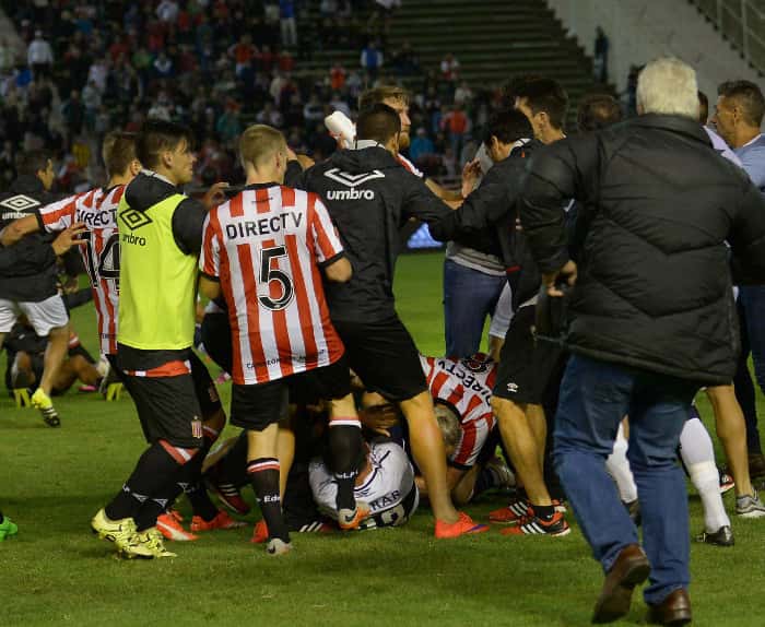 Dos fechas de suspensión a 12 jugadores tras los disturbios en La Plata