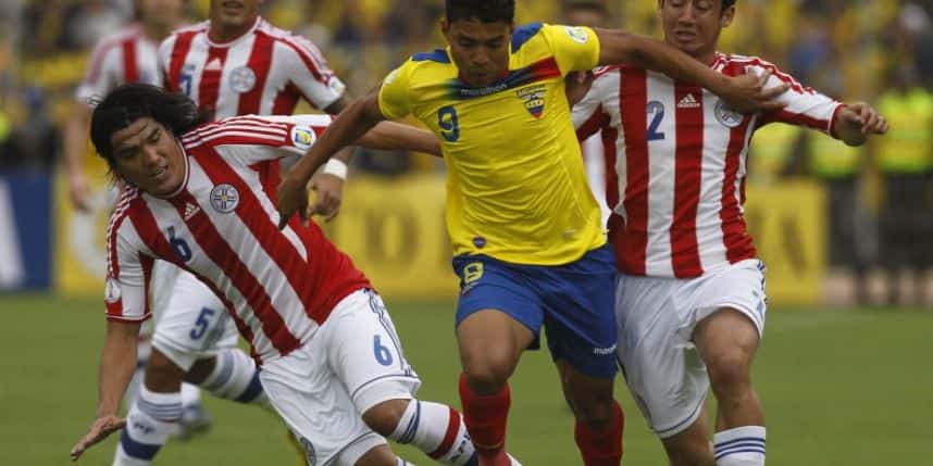 Ecuador encontró sobre el final el gol y rescató un empate frente a Paraguay
