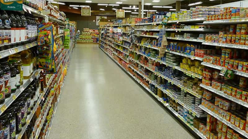 Buryaile consideró necesario realizar un “estudio profundo” sobre las ganancias de los supermercados