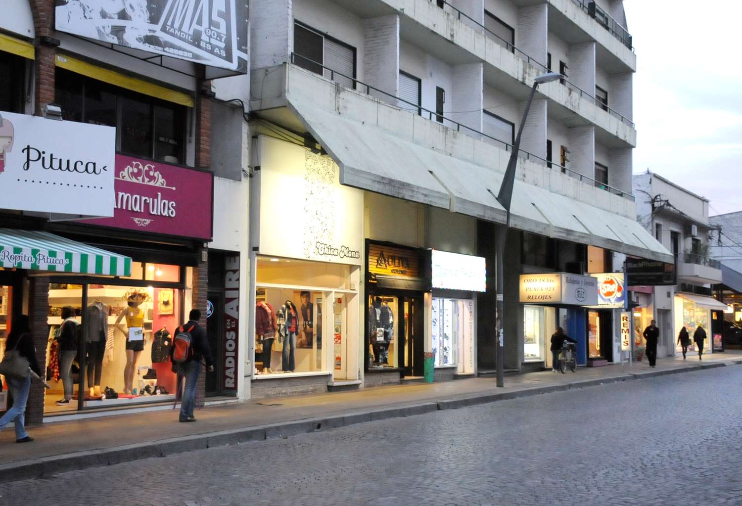Comercios y supermercados cerrados el lunes 24 en Tandil por el Día del Empleado de Comercio