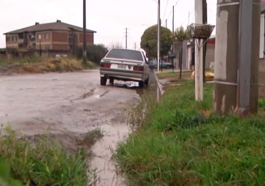Vecinos de Lavalle al 1600 se quejan del mal estado de las calles por las lluvias