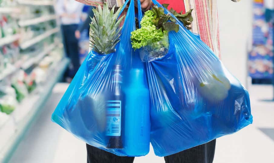 Se acerca la prohibición de las bolsas plásticas en supermercados locales