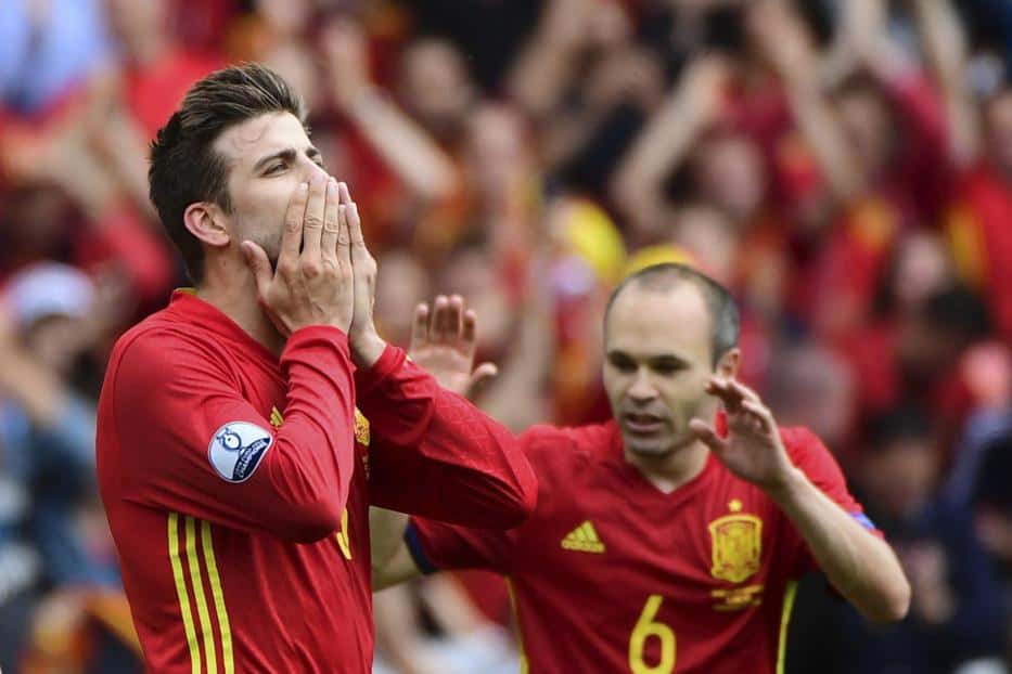 España lo ganó con  un gol cercano al final