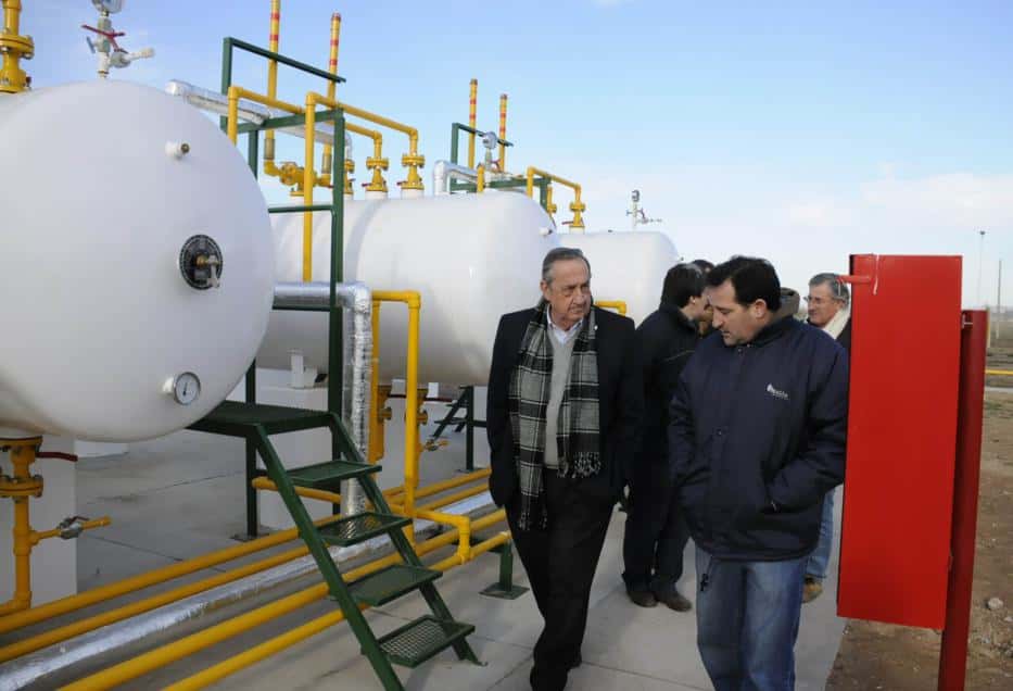 El Intendente recorrió la obra que  permitirá extender el suministro de  gas a toda lo localidad de Gardey