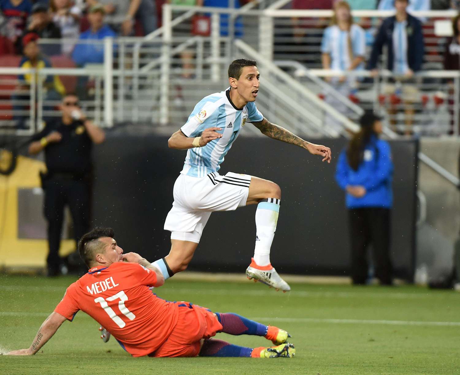 Argentina debutó con un merecido triunfo