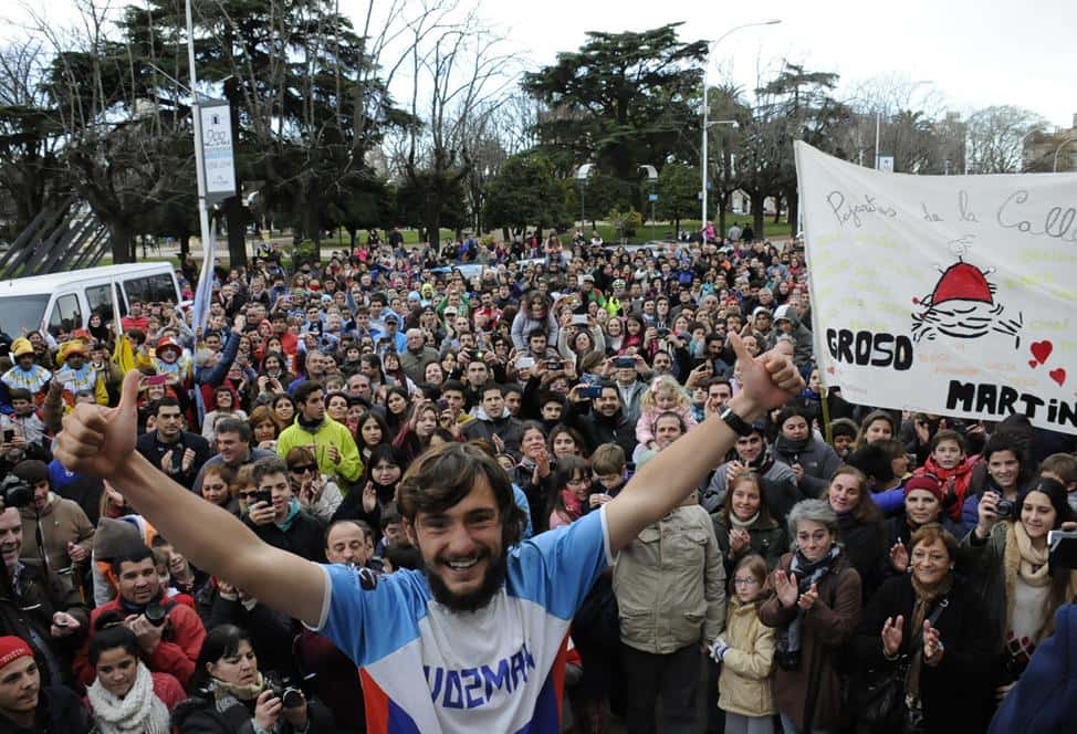 Una multitud recibió fervorosamente al atleta que  unió Ushuaia y La Quiaca en un desafío solidario