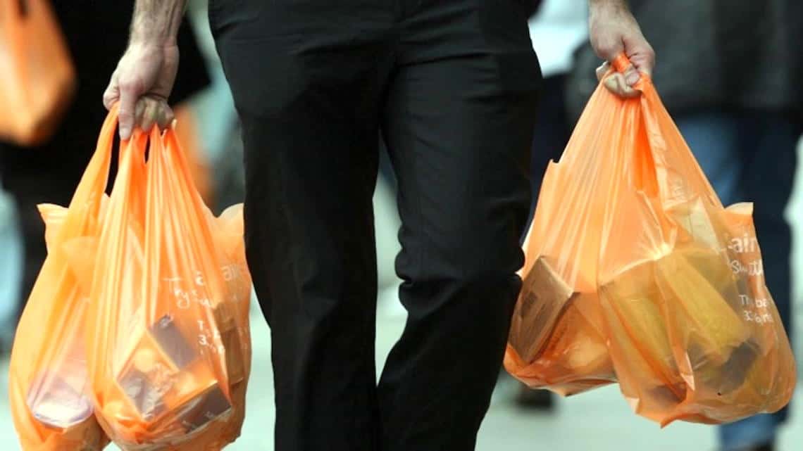 Prohibición de bolsas plásticas: pedido de informe sobre el tratamiento