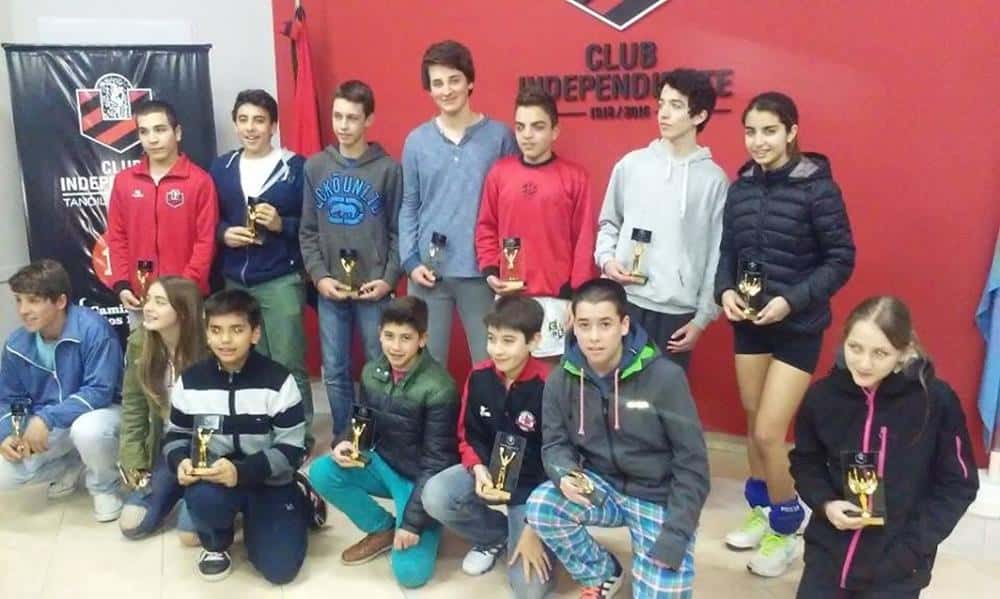 Independiente premió a  un grupo de deportistas