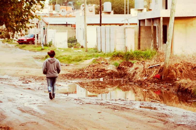 La pobreza en la Argentina subió a 32,9% y alcanza a 13 millones de personas