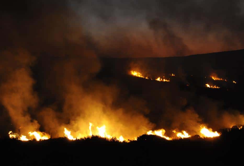 Un incendio afectó un importante sector de  las sierras de la zona de Don Bosco y la 74