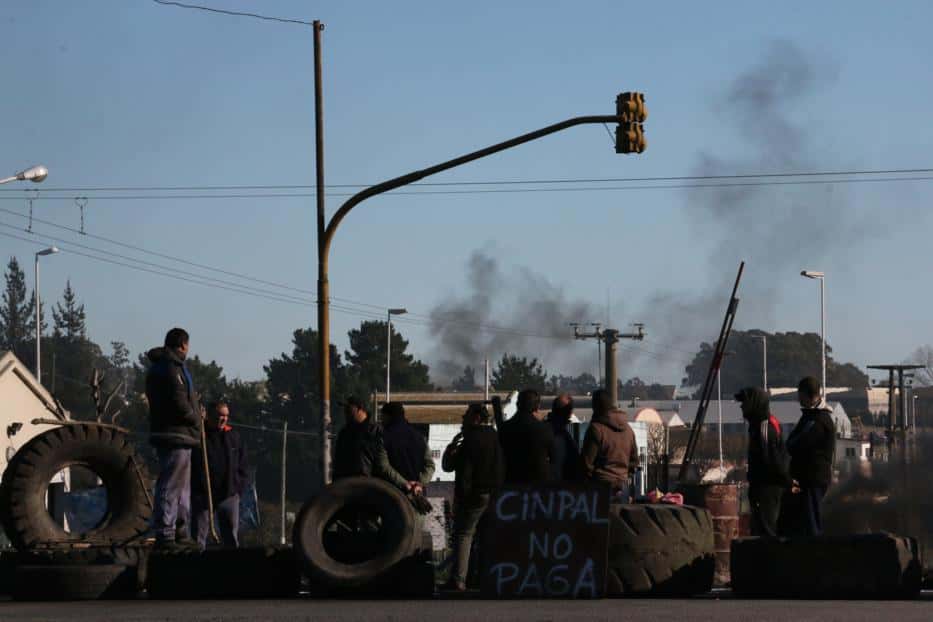 La UOM bloqueó el acceso al Parque Industrial y agudizará la protesta por los operarios de Cinpal