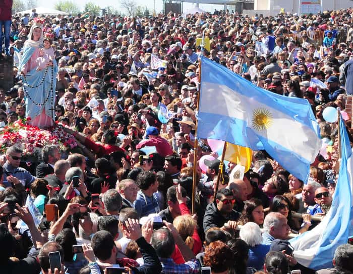 Una multitud celebró a la Virgen del Rosario en San Nicolás