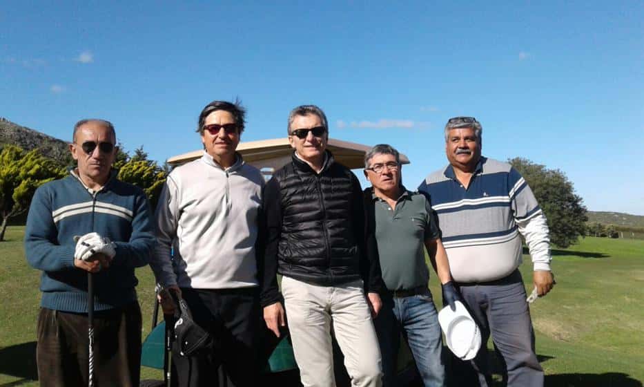 Mauricio Macri jugó al golf y descansó, en su primera visita a Tandil como presidente
