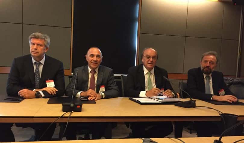 Mauricio D'Alessandro, Rogelio Rotonda, José Ignacio de Mendiguren y Gustavo Marangoni, en reunión previa a las elecciones, en una sala del Capitolio