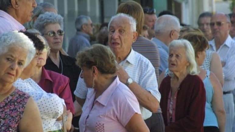 Jubilados y pensionados bonaerenses perciben sus haberes desde el martes 29