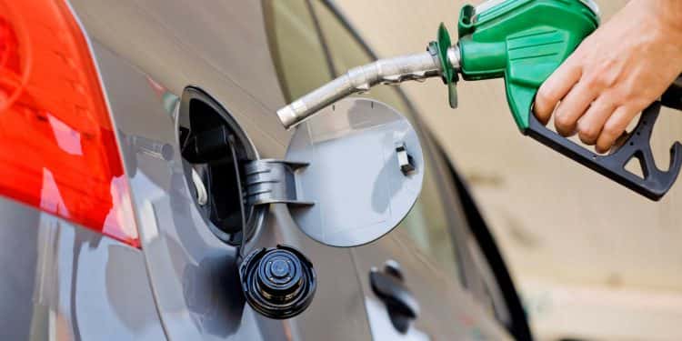 Aumentan 8% los precios de los combustibles