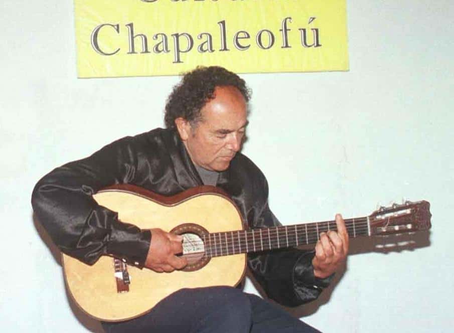 Argentino Irrutia, junto a cantantes varios,  el sábado en el Chapaleofú