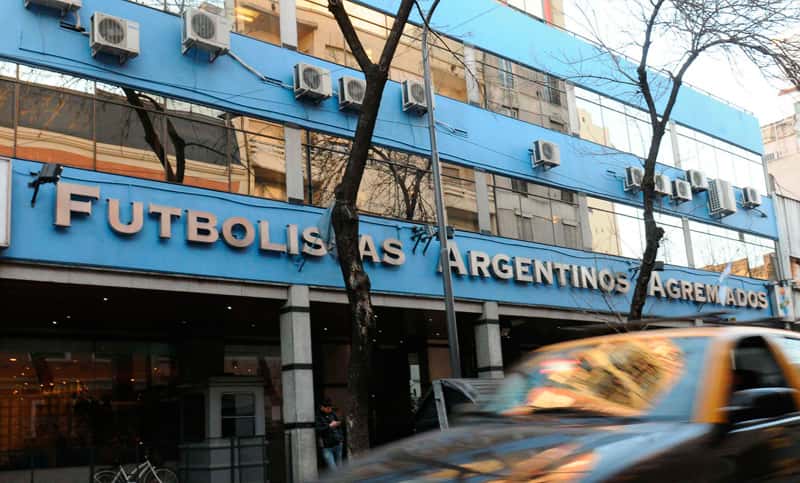 Futbolistas Argentinos Agremiados ratificó el paro para las distintas categorías del fútbol