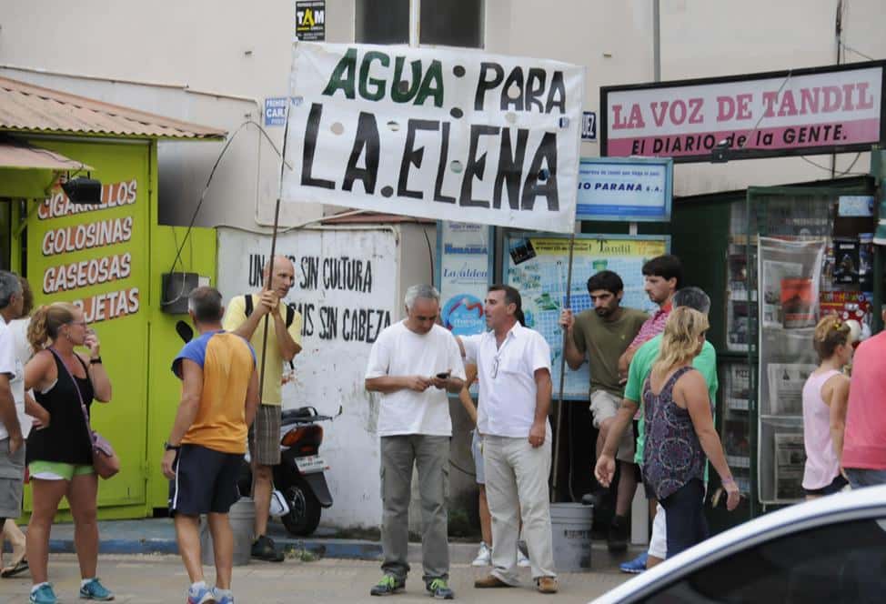 Vecinos de La Elena volvieron a alzar su reclamo y aclararon que aún “no tenemos agua”