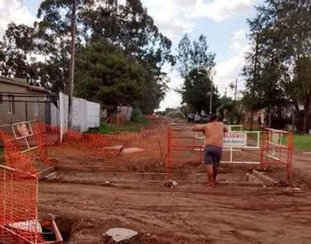 Vecinos de Independencia al 2400 reclaman que la calle se inunda a pesar de las obras
