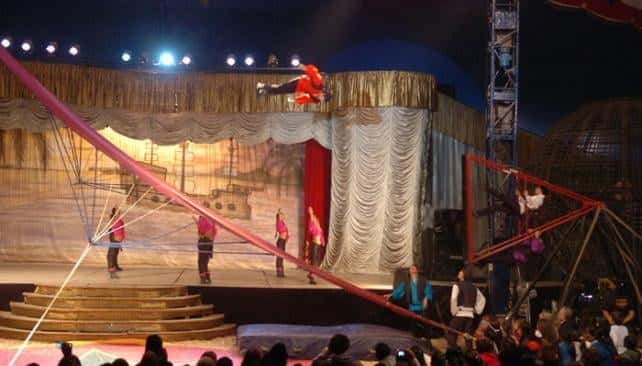 El circo Rodas está en la ciudad presentando su show