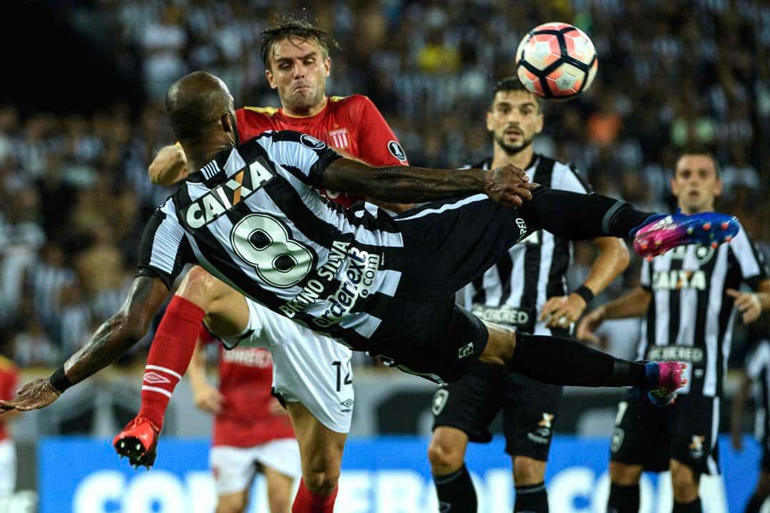 Estudiantes tuvo un estreno  con derrota frente a Botafogo
