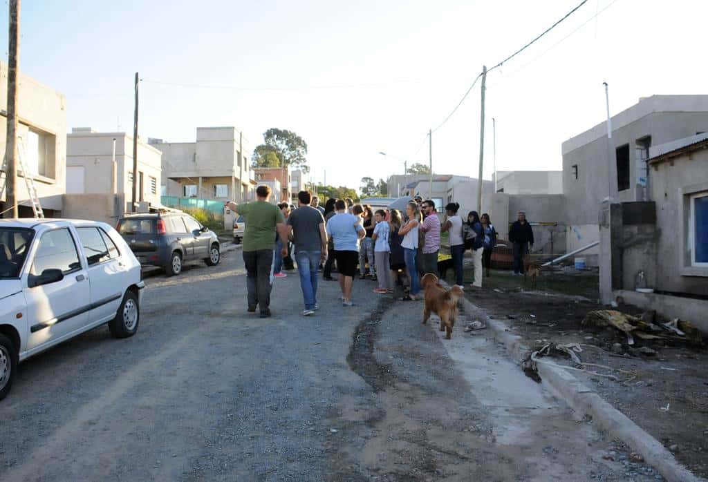 Adjudicatarios del barrio Procrear en Villa Cordobita  reclaman por el intransitable estado de las calles